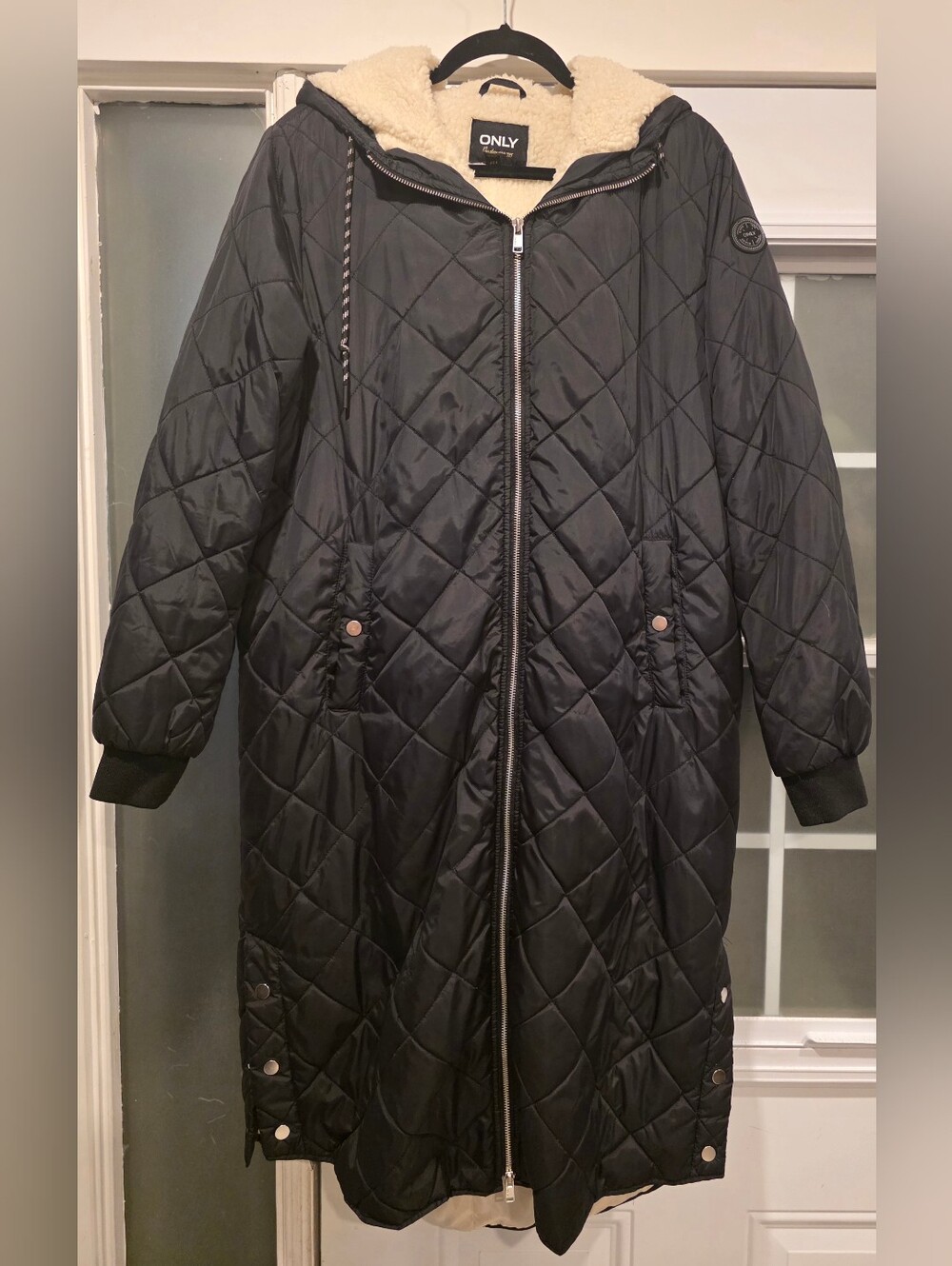 ONLY Women’s Black Quilted Long Hooded Coat